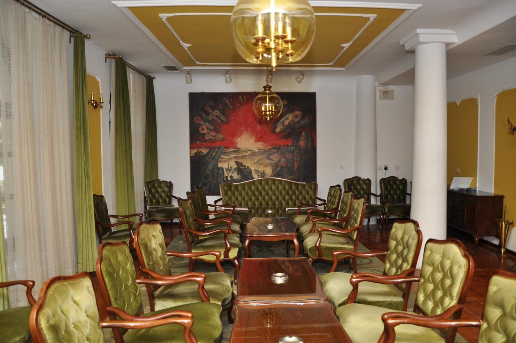 Hotel Grand فاليفو المطعم الصورة