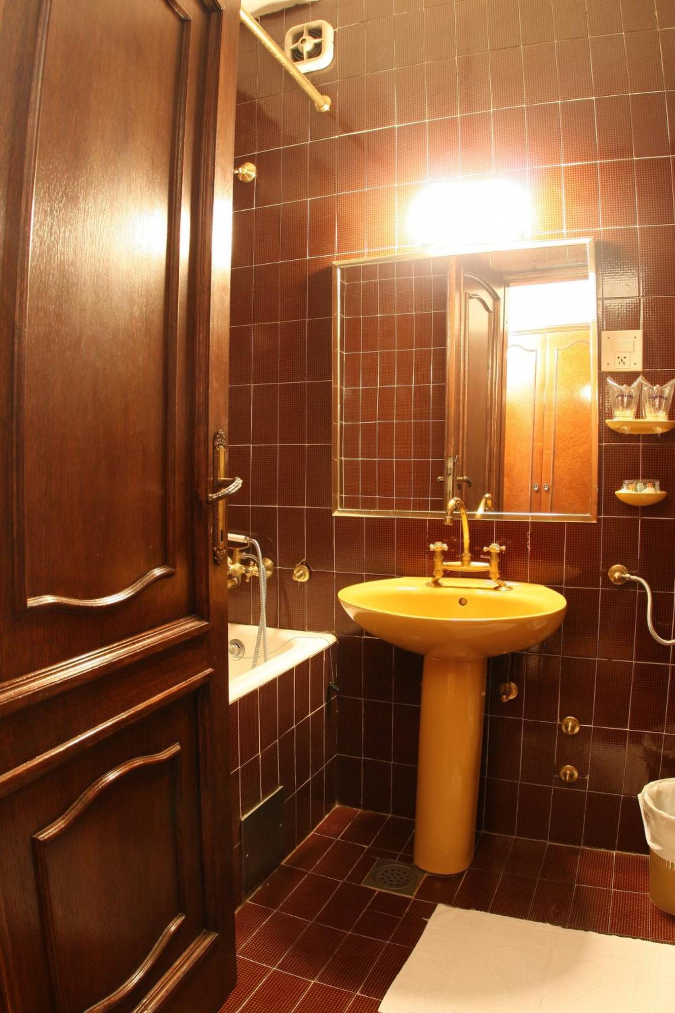 Hotel Grand فاليفو المظهر الخارجي الصورة