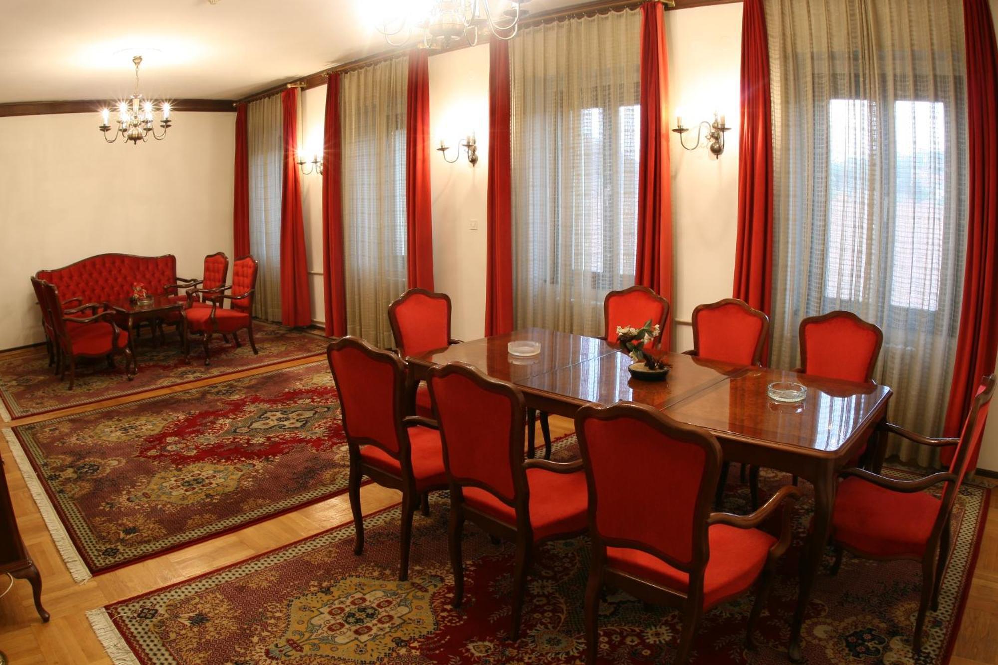 Hotel Grand فاليفو المظهر الخارجي الصورة