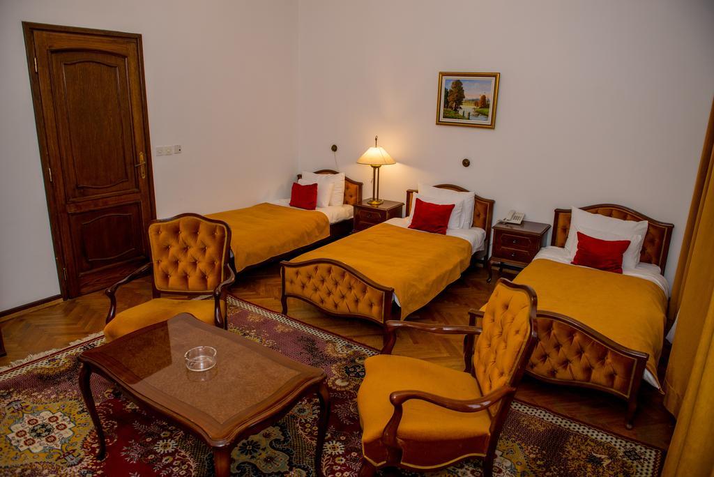 Hotel Grand فاليفو المظهر الخارجي الصورة