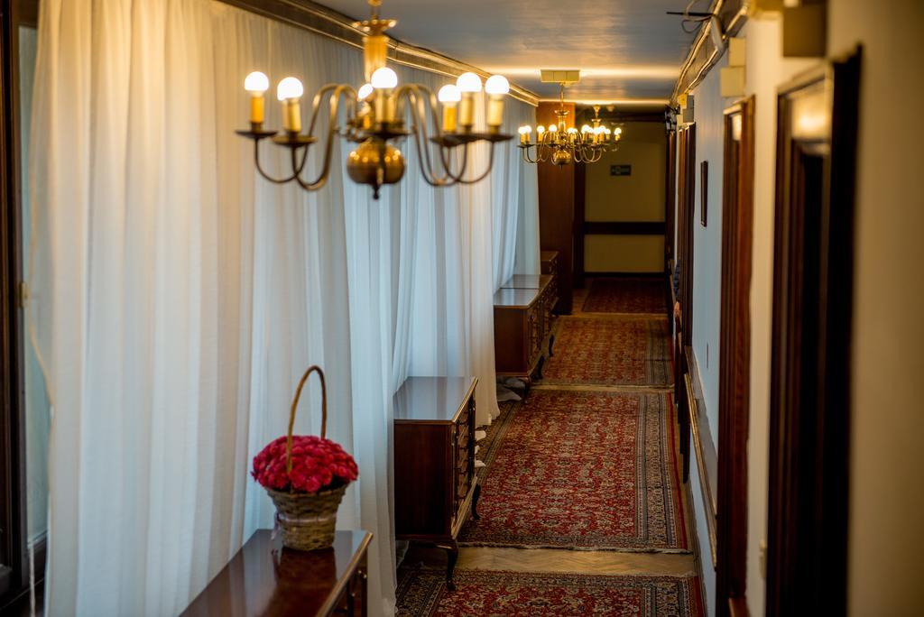 Hotel Grand فاليفو المظهر الخارجي الصورة