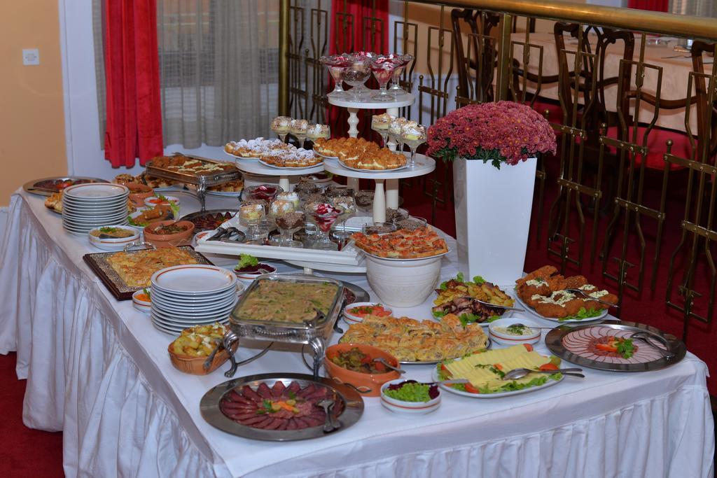 Hotel Grand فاليفو المظهر الخارجي الصورة
