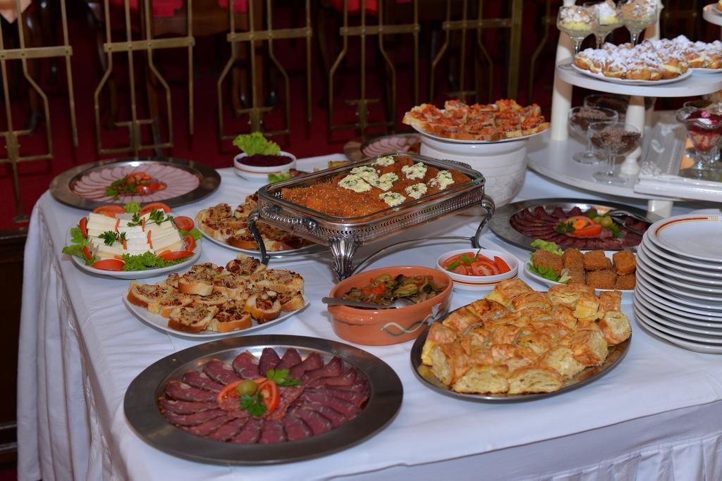 Hotel Grand فاليفو المظهر الخارجي الصورة