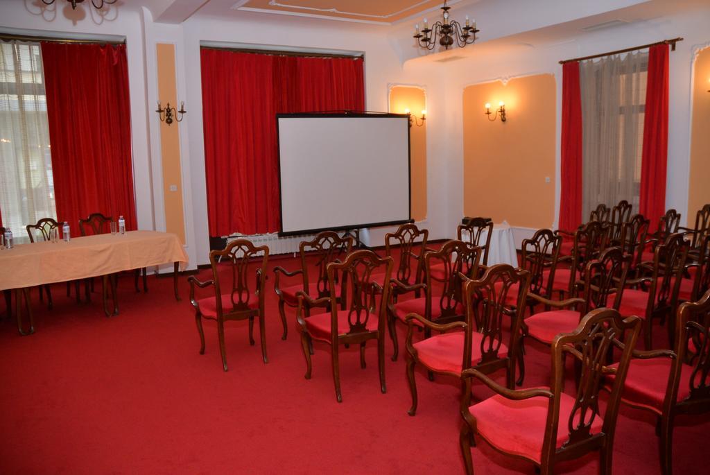 Hotel Grand فاليفو المظهر الخارجي الصورة