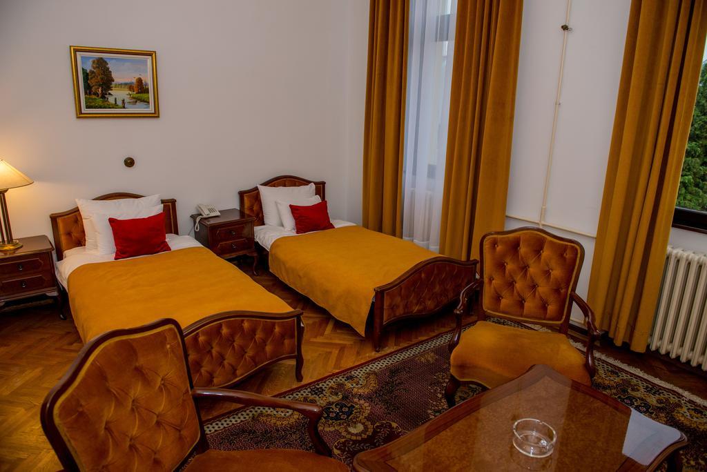 Hotel Grand فاليفو المظهر الخارجي الصورة