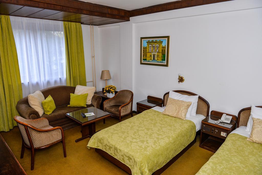 Hotel Grand فاليفو المظهر الخارجي الصورة